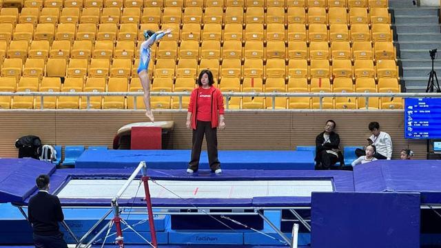 在为期两天, 会来训练, 双杠